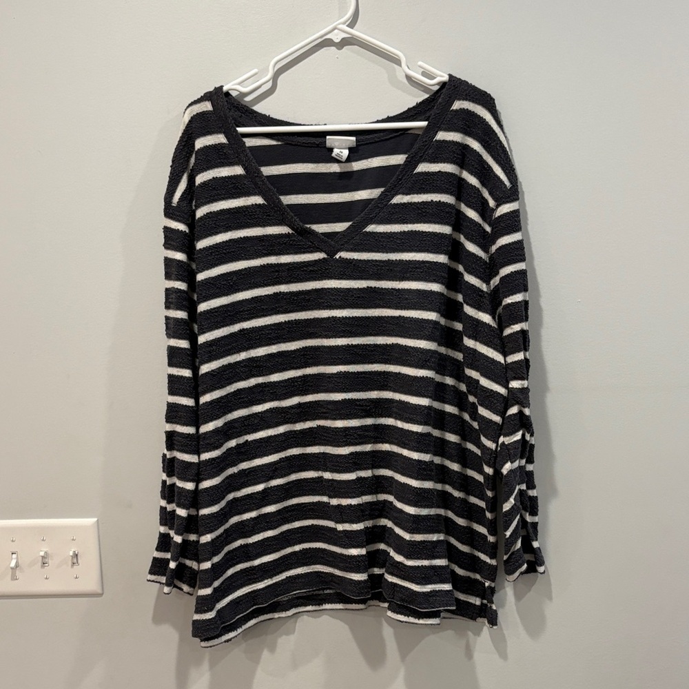 Ava & Viv Navy and White Striped V-Neck Long Sleeve Top